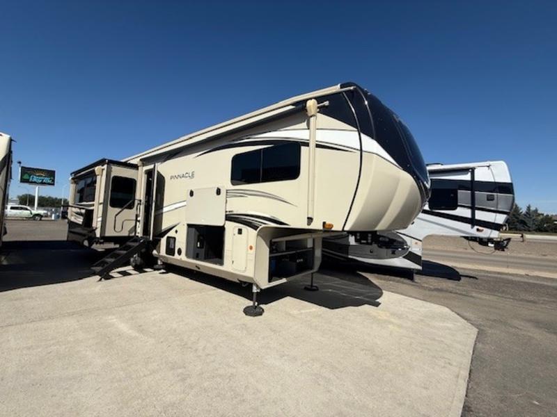 2022 PINNACLE 36SSWS -1000w Solar Package ,3000 Inverter System